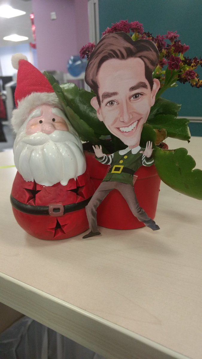 TinaHosback's tweet photo. Catching up with an old friend Ryan the Elf? #ToyShowSnap https://t.co/ib3XfhSCEE