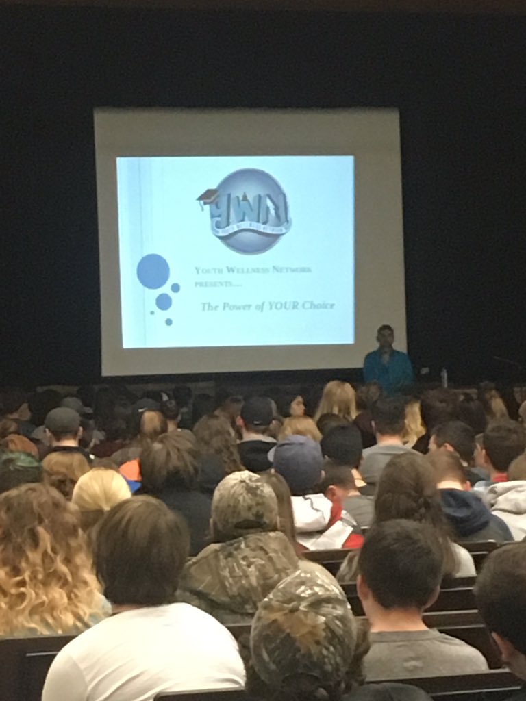 GBDSSBizBunch's tweet photo. @YouthWellNet at @GeorgianBay_DSS. Great stories &amp; support for our youth! #mentalhealth #wellness @SCDSB_Schools https://t.co/1op8K9eixP