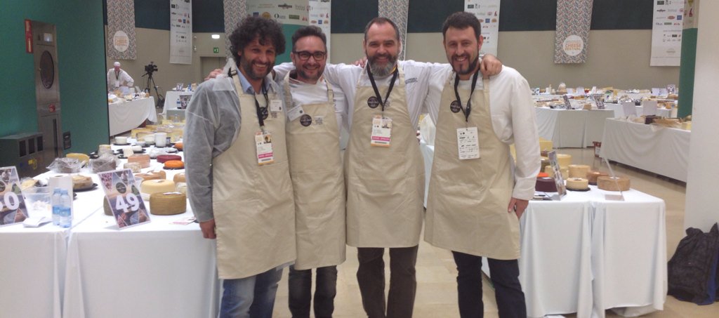 International judges On the #worldcheeseawards16 <a href="/IntCheeseFest/">Int. Cheese Festival</a> #revoluciondeproductores