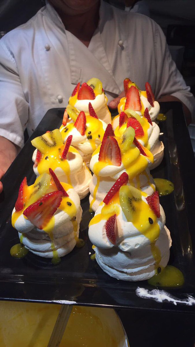 UCMercedBrenda's tweet photo. I think I have a new favorite dessert! Pavlova. 😋#StudyAbroad #Australia https://t.co/u15xeykPQ2
