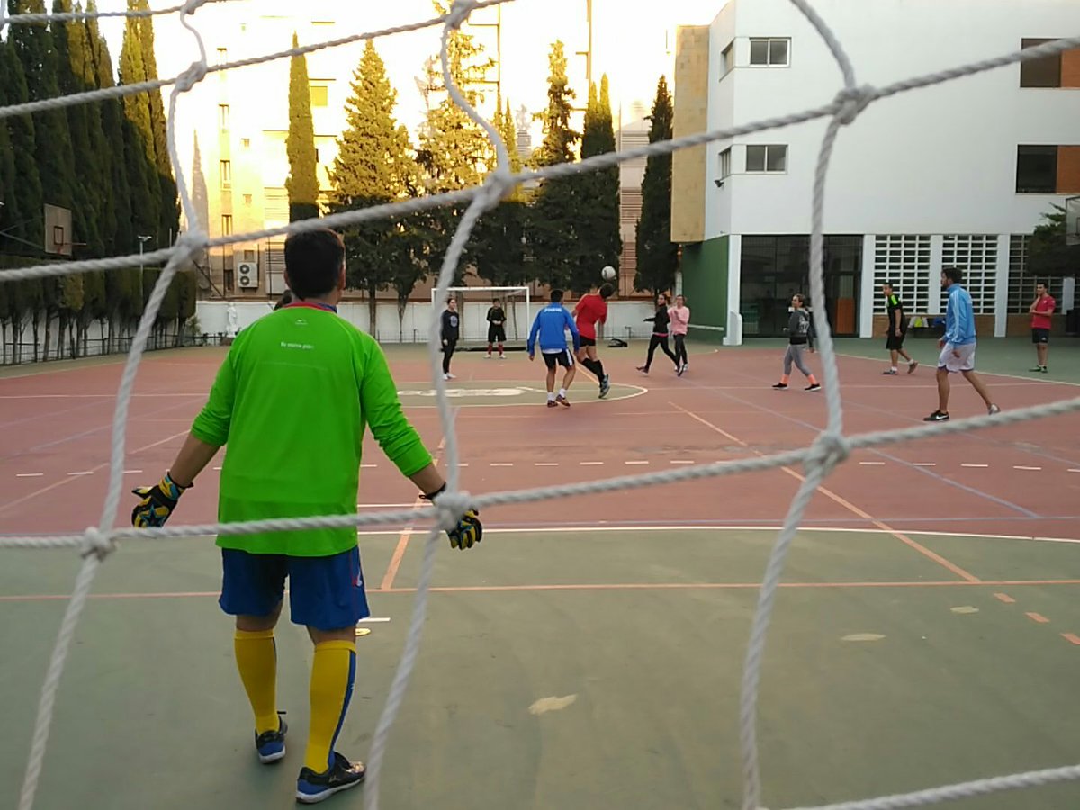 Profes VS alumnos. El partido definitivo en las fiestas de Cristo Rey #semanacristorey