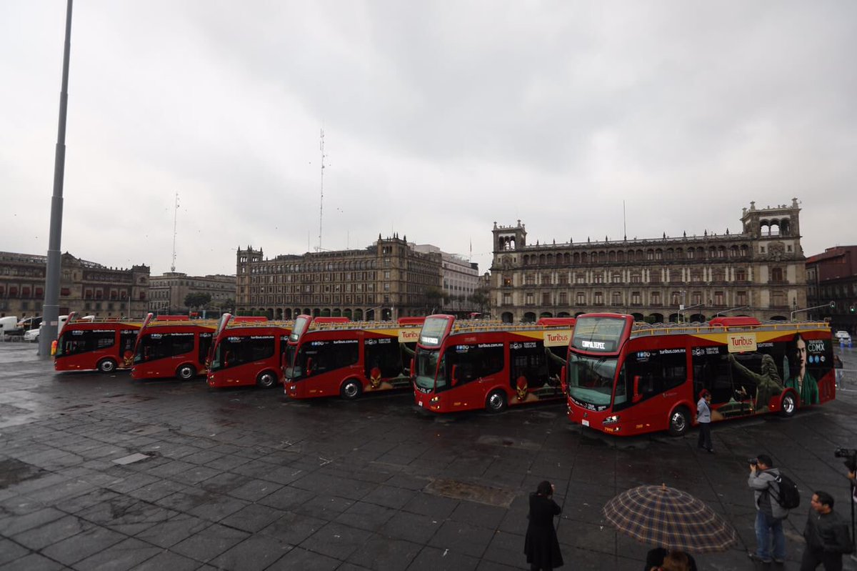 ManceraMiguelMX's tweet photo. Dimos el banderazo de salida a 10 unidades de @Turibuscdmx, para que más visitantes y capitalinos disfruten de la #CDMX #mm https://t.co/5EbxWJOW81