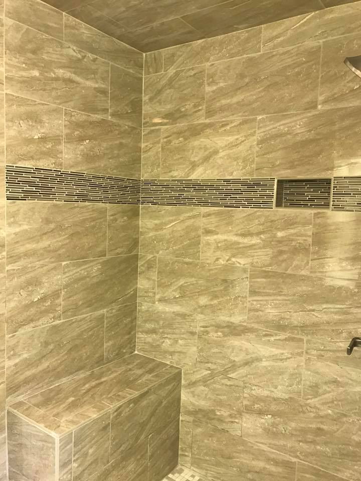 WacoInteriors's tweet photo. Before and after shower remodel. Small to SPACIOUS! Really makes it feel like a spa...in your own home! #remodel #shower #lakeairinteriors https://t.co/jmRVata9dT