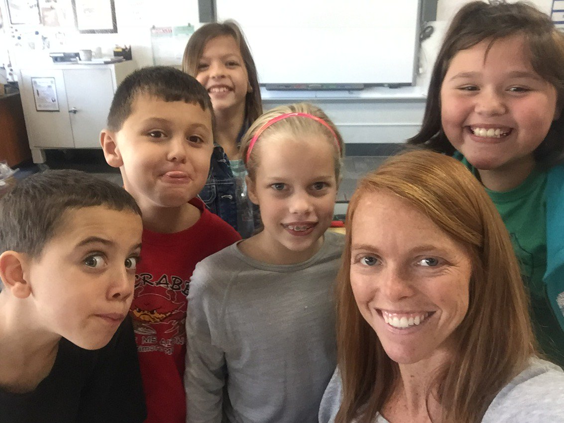 MissLambertBHES's tweet photo. Lunch with the teacher! #bestyearyet #BHES https://t.co/lV580oqx8Z