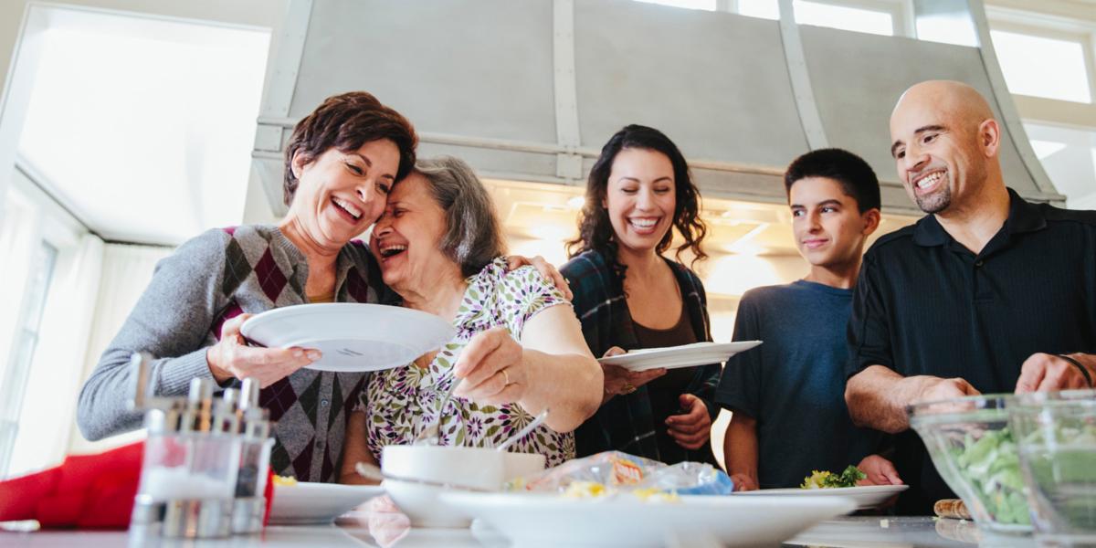 #HappyThanksgiving! Our free helpline is open 24/7 throughout the holidays. We are here if you need us: 800.272.3900. #ENDALZ