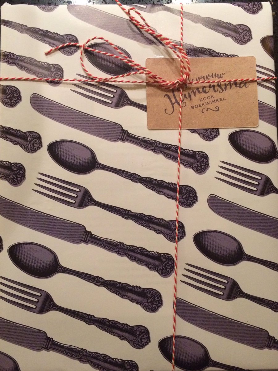 Het was weer leuk bij <a href="/mevrouwhamersma/">Mevrouw Hamersma</a> inclusief fijn ingepakte nwe boek <a href="/EkeMarien/">Eke Mariën</a> #bakkenmetkennis