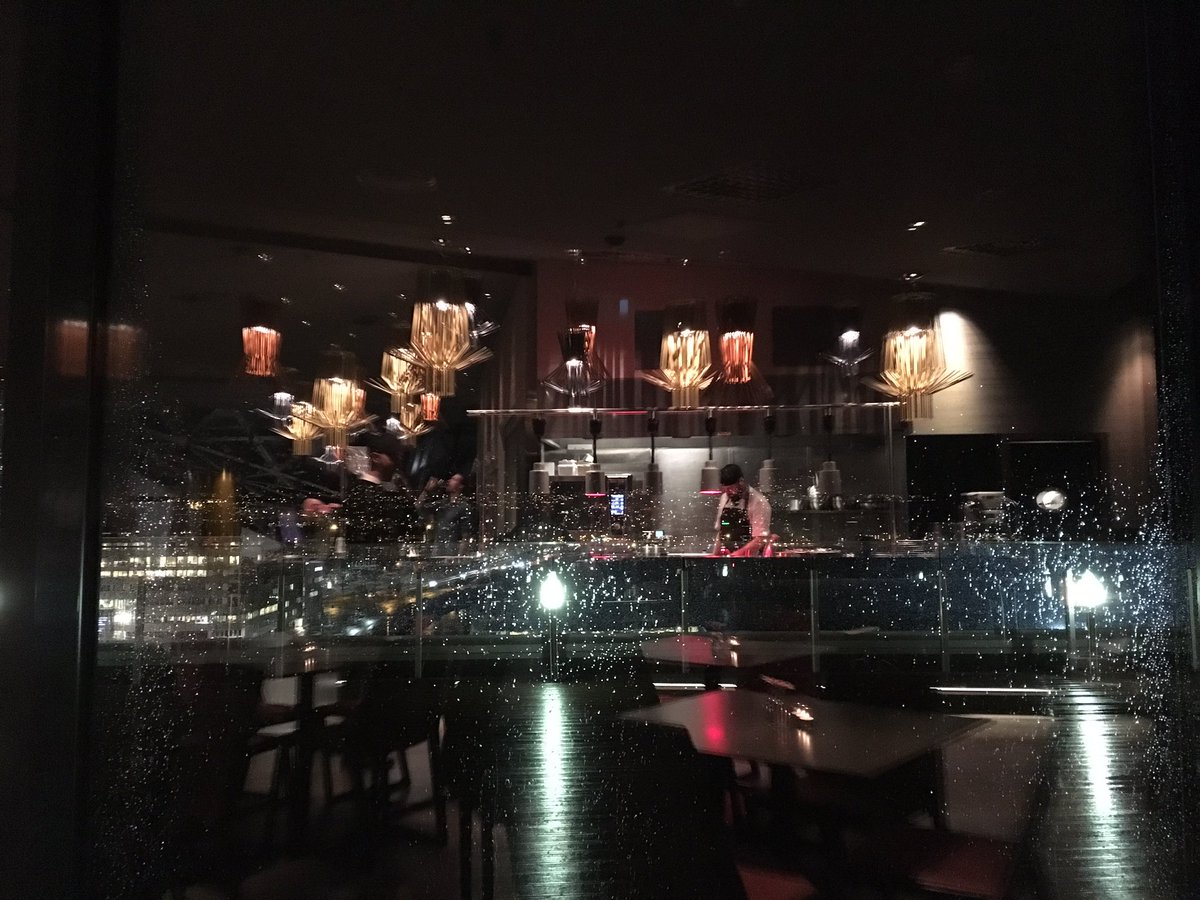 kairoer's tweet photo. Nice view from the skybar, @Uninett #suhs2016 https://t.co/bFePp233CF
