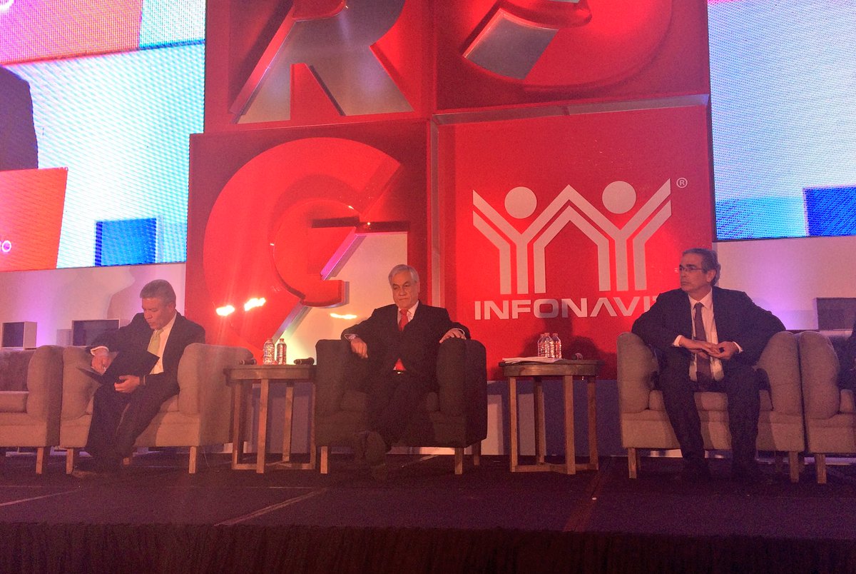 jmazpiroz's tweet photo. Inaugura la Reunión Sectorial de Gobierno #Invonavit el Srio @navarreteprida El 1er panel con el expdte @sebastianpinera y @davidpenchyna https://t.co/EELQJz2fAG