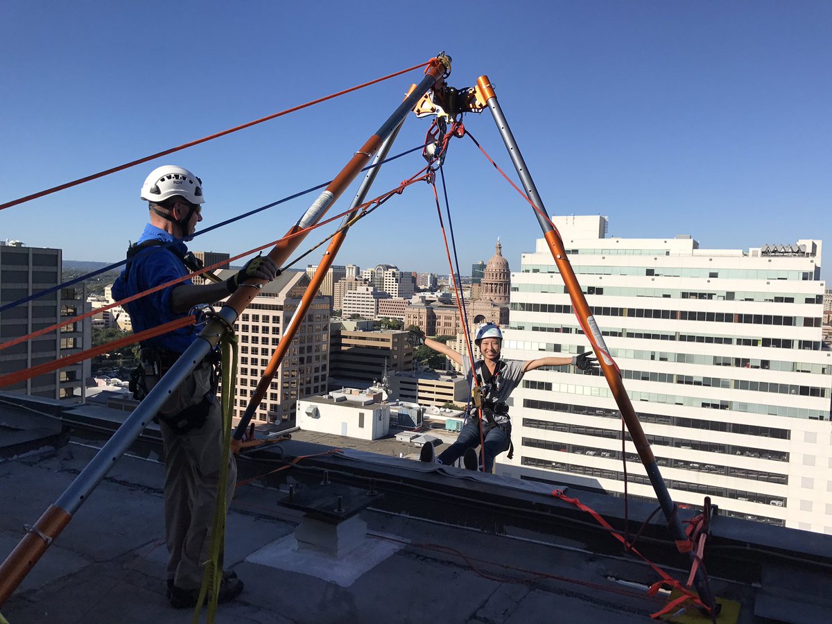 Rappelled off 20 stories to support <a href="/ShatterproofHQ/">Shatterproof</a>

Pls help support <a href="/PhilipSpeer/">Philip Speer</a> &amp; his team today! support.shatterproof.org/site/TR?team_i… #86addiction