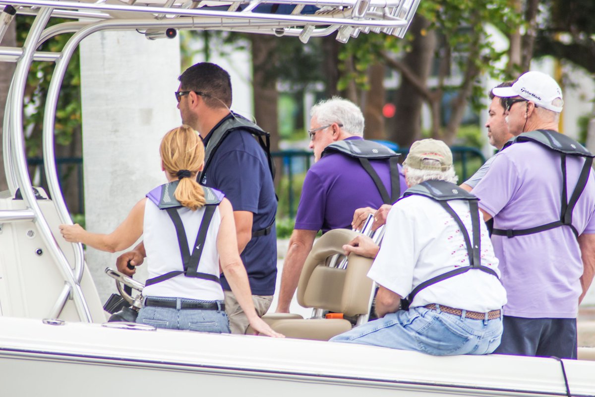 CastOffCaptain's tweet image. On the water skills training. What can I do to help you? #FLIBS2016 #yachtcaptain #trainingcaptain #certified #oceanismyonlymedication