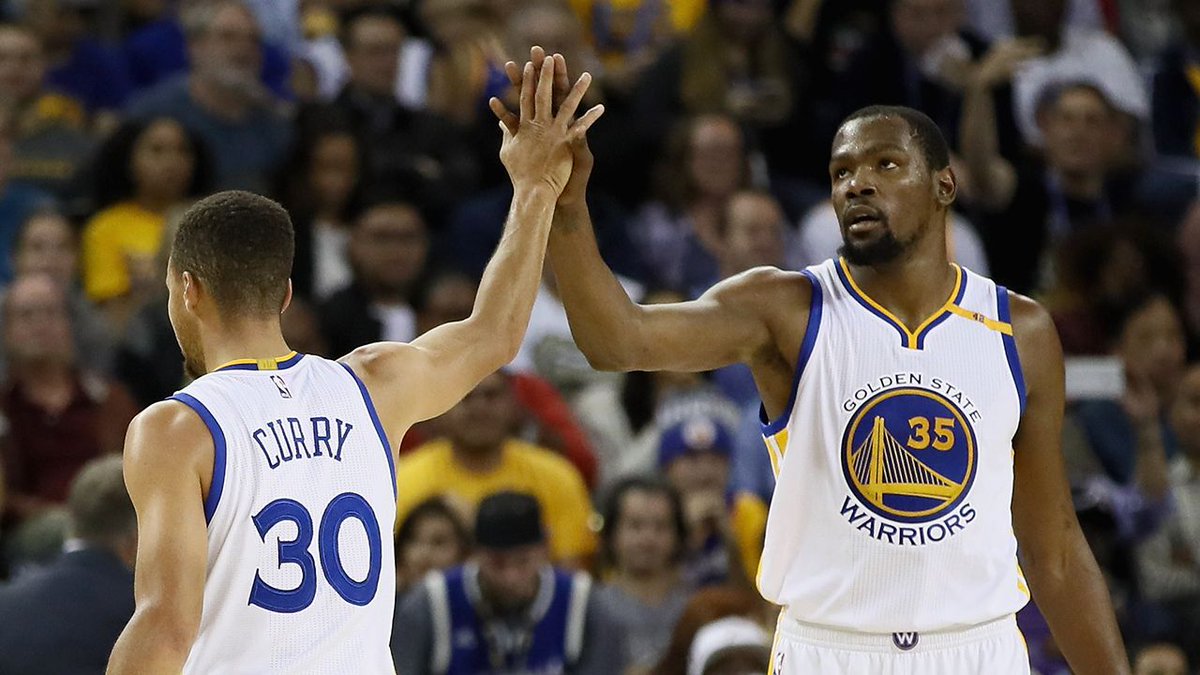 warriors's tweet image. Last week, the Warriors dished out 30+ assists in 4-straight games for the first time since 1994.

📝 » on.nba.com/2fTHTd6