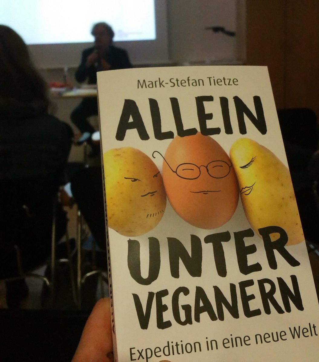 datendust's tweet image. Jetzt noch ein Highlight: Mark-Stefan Tietze liest aus seinem Buch. Quasi Zielgruppenforschung. #zukunftmediaplanung