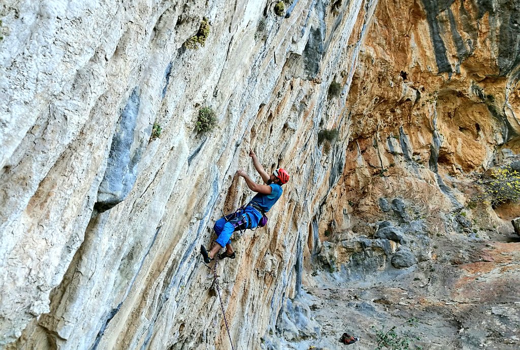 MuozAdria's tweet photo. Climbing in Leonidio (Péloponnèse) https://t.co/eekNNsetmt