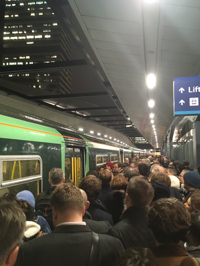 shanners789's tweet photo. @SouthernRailUK https://t.co/XYVRKg9Jne