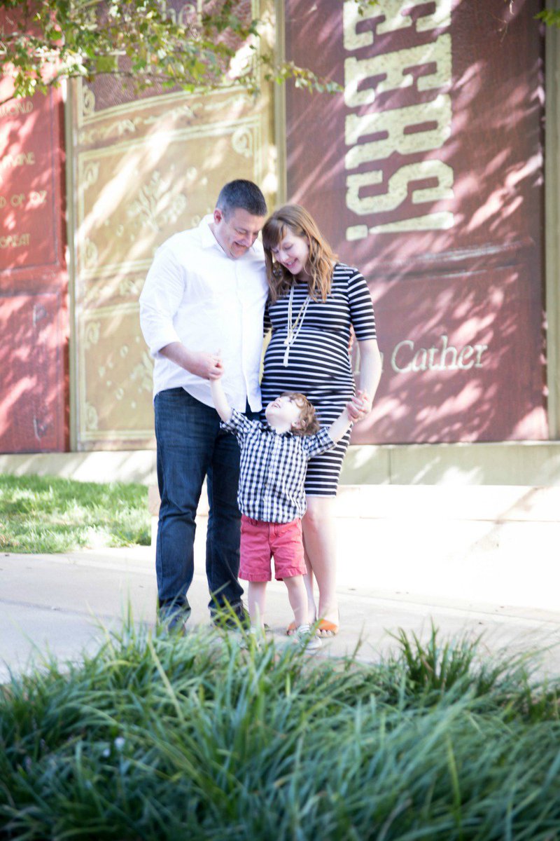 shealennon's tweet photo. Sharing our family and maternity photos taken in Kansas City https://t.co/P4f4pJWctR #photography #kansascity https://t.co/HaKXmlj23b