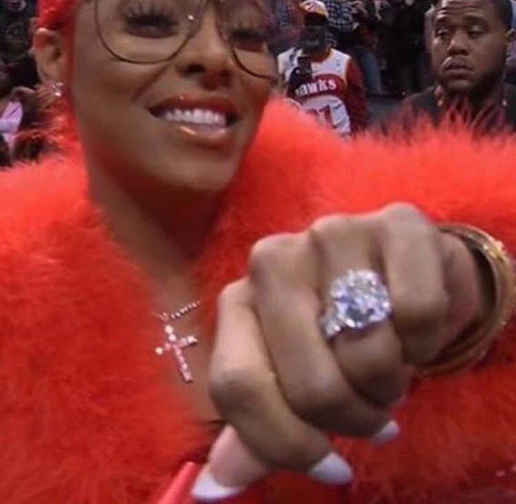 THUGLYFEHONEY's tweet photo. ONE FUCKING DAY 😭💍 https://t.co/PZFglXY63M