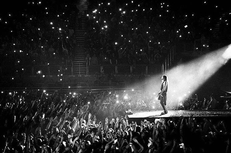 ladysoundfly's tweet photo. One of my favorite pictures of @JaredLeto and #30secondstomars #Echelon #wearethebestfansever https://t.co/tX0Eq5myrH