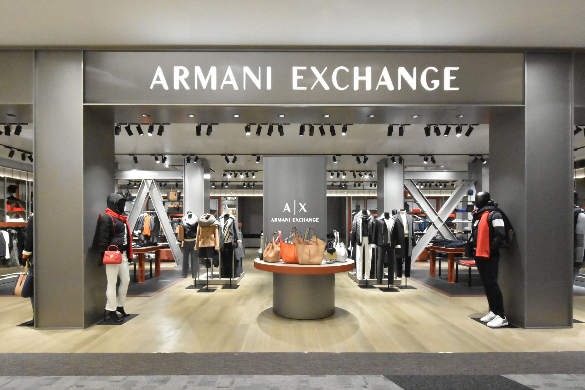 O Xrhsths A X アルマーニ エクスチェンジ Sto Twitter A Xアルマーニ エクスチェンジ広島府中店がオープン 中四国エリア初店舗 300 を超える国内最大級の広さの店内は これからの季節に大活躍するアイテムが充実 ご来店お待ちしています Https T