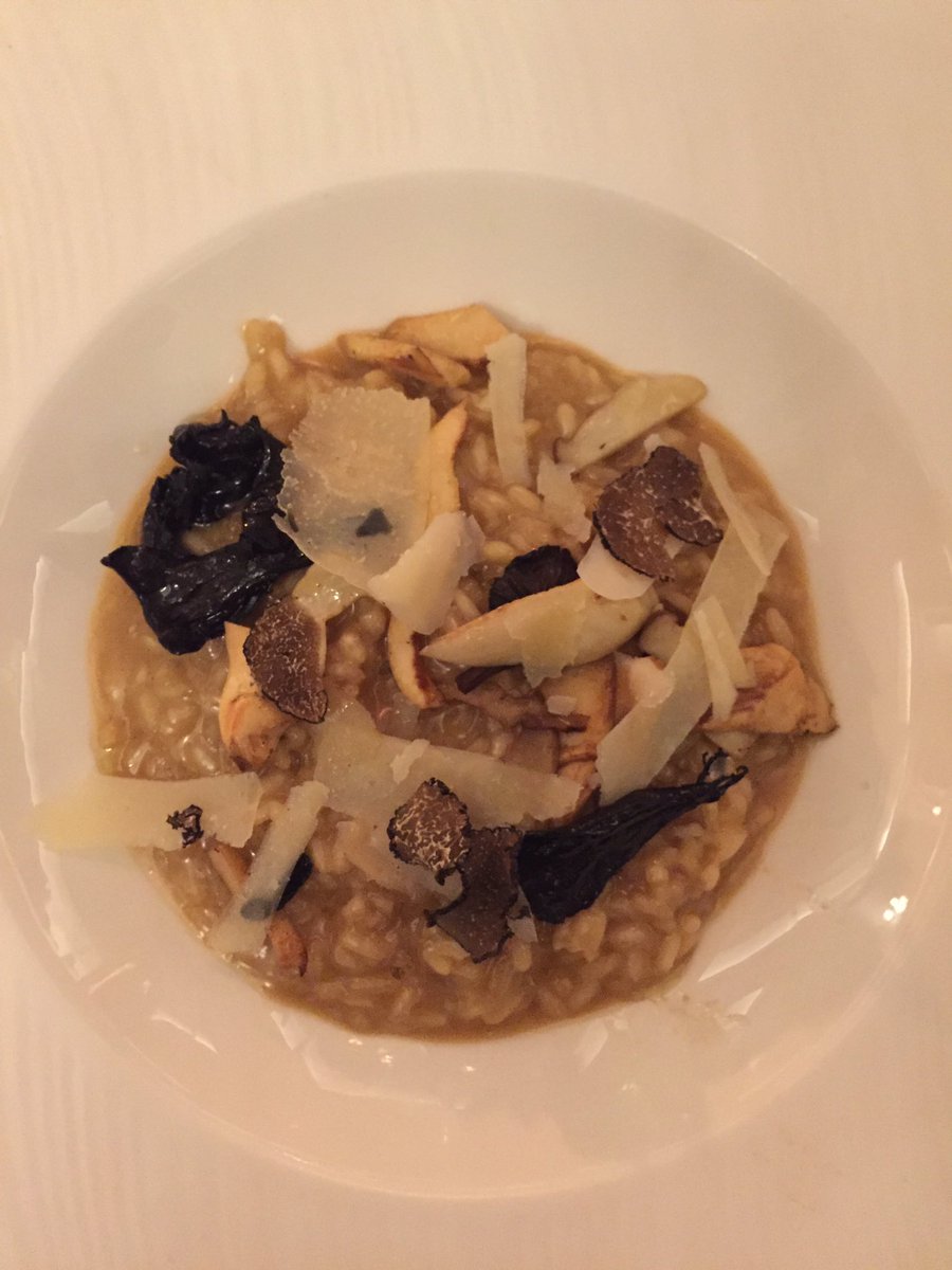 2Girls1Cake's tweet photo. Mushroom Risotto @StaffordLondon last night 🍄#stjames #truffle #thanksgiving https://t.co/sZ47ATv8kE