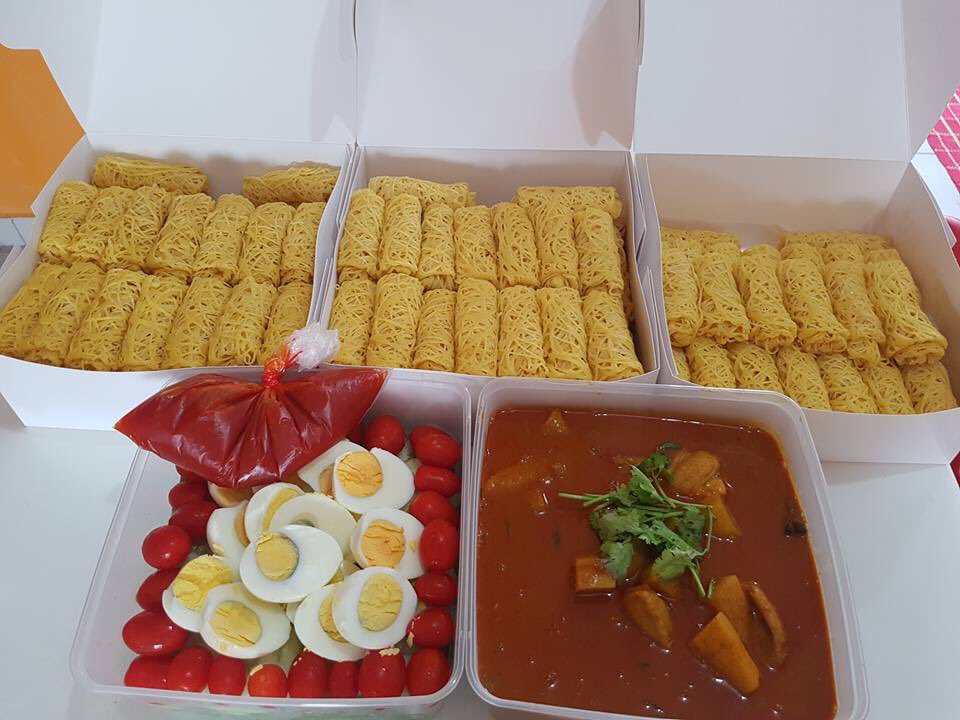 hawa_yusoff's tweet image. Klau I jiran u I hantar  this to u tapi I jauh kat SG dear 😉@Neelofa