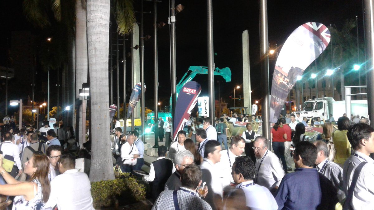UKinColombia's tweet photo. Tras histórica #ColombiaStateVisit el seguimiento a compromisos adquiridos se profundiza con UK en #13CongresoInfra #UKColRelations https://t.co/ICTIFDPi0t