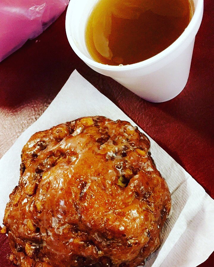 Gayane1982's tweet photo. Apple Fritters and Hot Apple Cider 👍👍👍 #yum #holidayseasons https://t.co/UpZlpvTs15