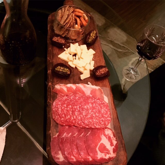 KitchenSprout's tweet photo. #WineWednesday #DrinkWine #Antipasto #DinnerPartyToronto #Charcuterie #StuffedChickenPinwheels #CheeseNCrackers #AssortedMeats 🍷🍴🍷🍴🍷 https://t.co/loGBUBKdbW
