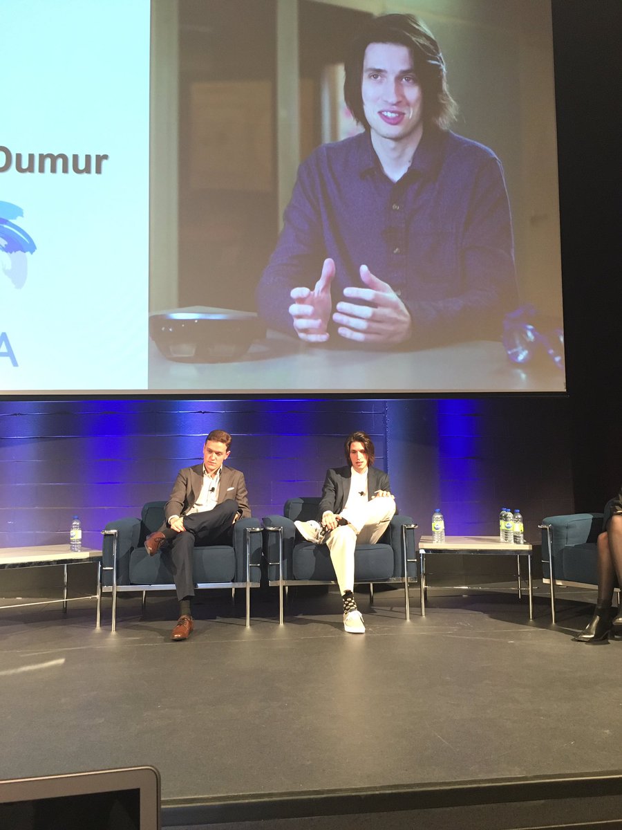 LeBastien55's tweet photo. Actuellement à la conférence sur la réalité virtuelle & augmentée + eCommerce . Les conférenciers sont on fire ! #CCEVR https://t.co/KBIG0RwH4n