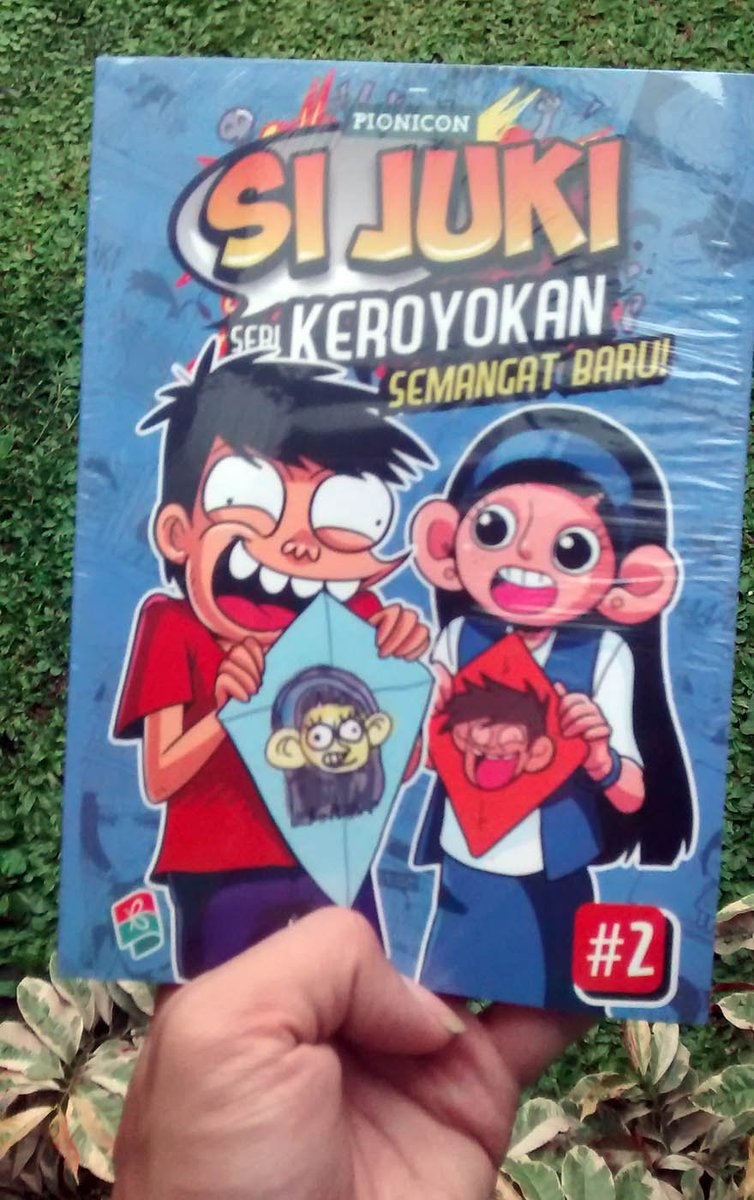 Boshqa odamlarning xotinlari emizayotgan uy qurilishi fotosurati