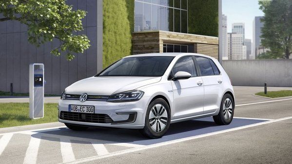 topspeed's tweet photo. 2017 #Volkswagen #e_Golf received a series of pretty cool updates https://t.co/tuXtM56UjO https://t.co/tIc7m4PZry