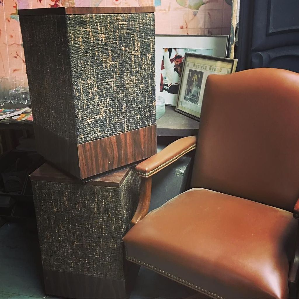 RustoredSalvage's tweet photo. Vintage Bose Speaker set...
#rustoredsalvage #vintage #salvage #smallbusinesssaturday #ope… https://t.co/pE5s6Ea0mj https://t.co/v7nvbjI8e0