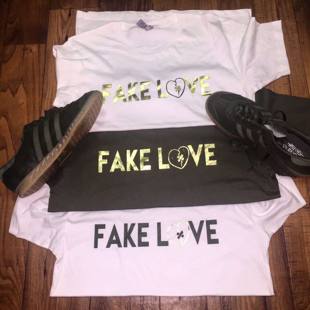 Chucc's tweet image. FAKE❤️LOVE Shirts $25  #apparel #clothing #fashion #drake #fakelove #love #hate #live #laugh #dallas #atlanta #losangeles #houston #support