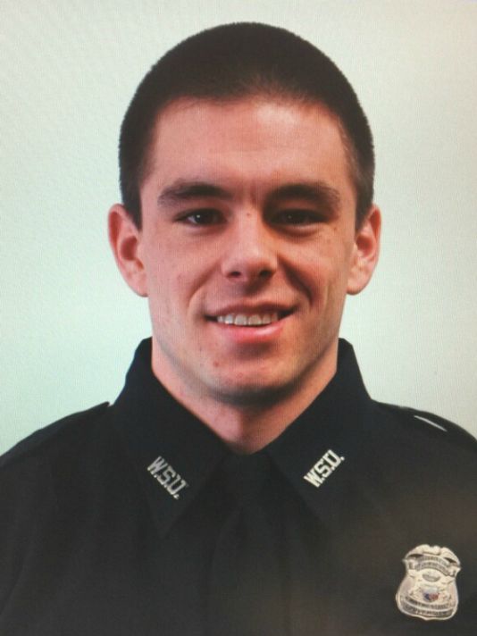 Wayne State University police officer dies from gunshot wound fw.to/yBSbx0i?utm_me… https://t.co/WwmHUjHMuc