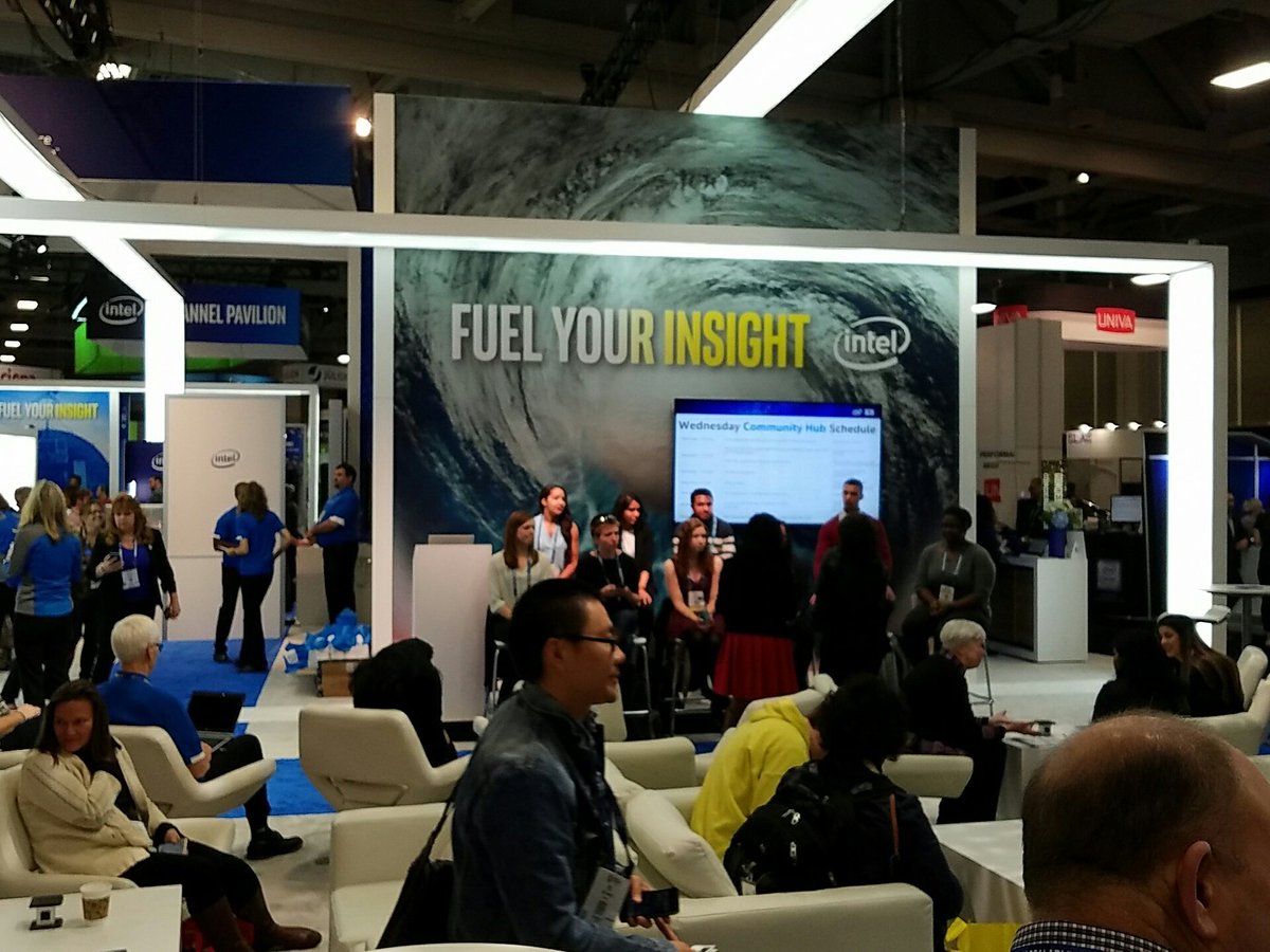 Hugo_Saleh's tweet image. We&apos;re about to celebrate the inaugural #intel #sighpc diversity fellowship winners at #sc16, join us at the #intelhpc booth!