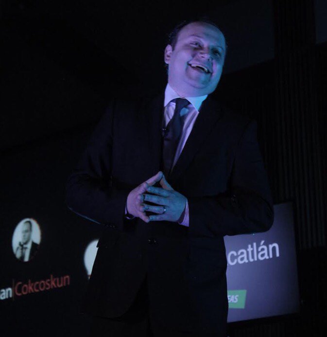 FES_ACATLAN's tweet photo. Erghan Cokcoskun deja un buen sabor de boca a los asistentes de @TEDxUNAMAcatlan y nos da una importante lección como seres humanos. https://t.co/8elJY6gQAn