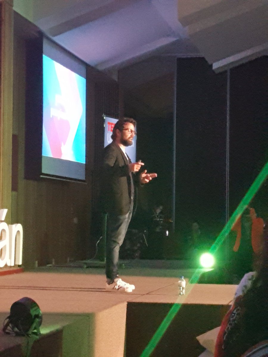 elrefriman's tweet photo. #TEDxunamacatlan Eduardo Cisneros nos cuenta acerca de Pocket Tips https://t.co/zIH5hi3rSW