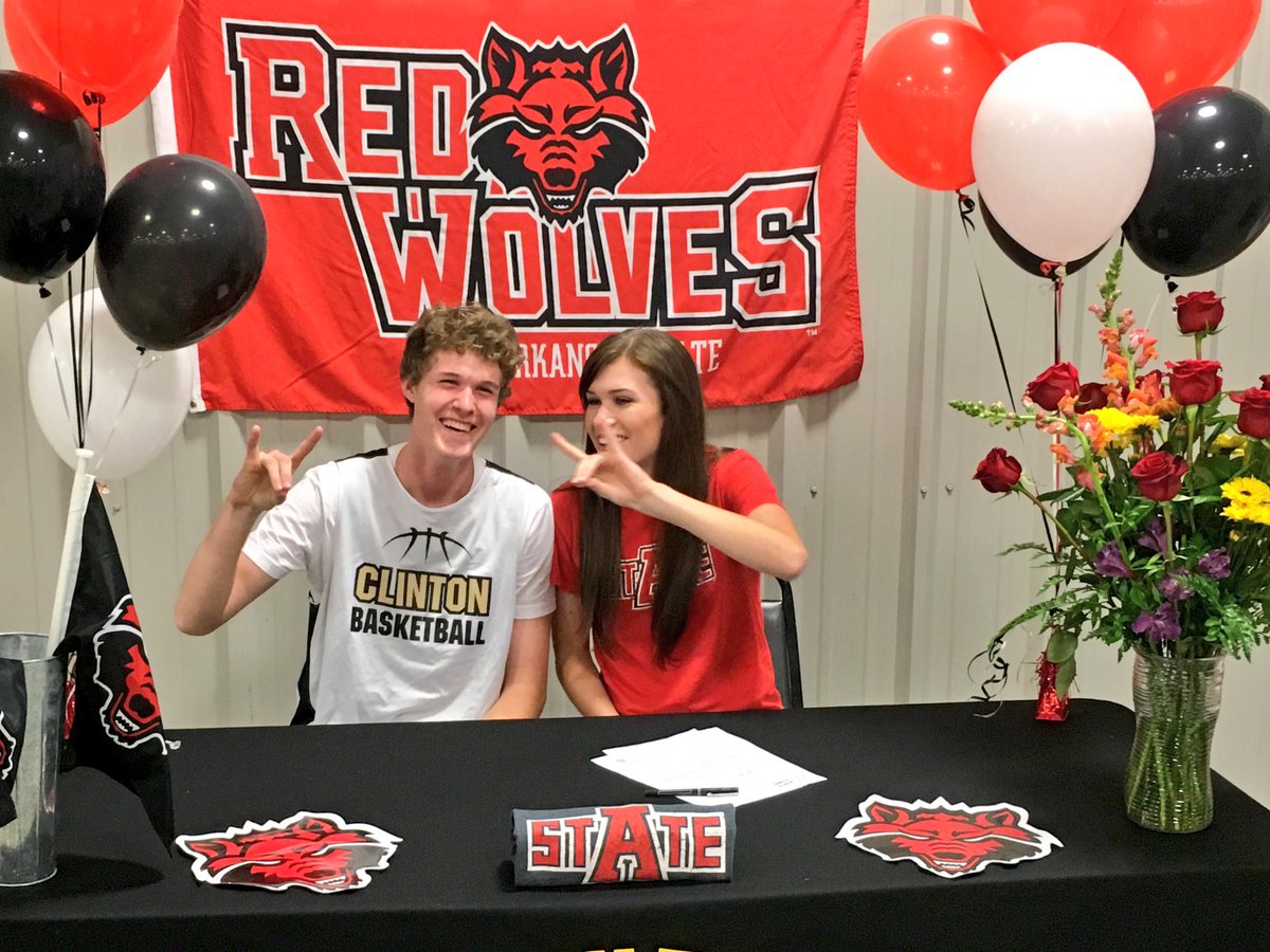 alliesiree's tweet photo. Looks like I'll be running for the next 4 years of my life❤️🐺 #WolvesUp #HowlYes @ASTATETRACK https://t.co/SWlDqnf5Qk