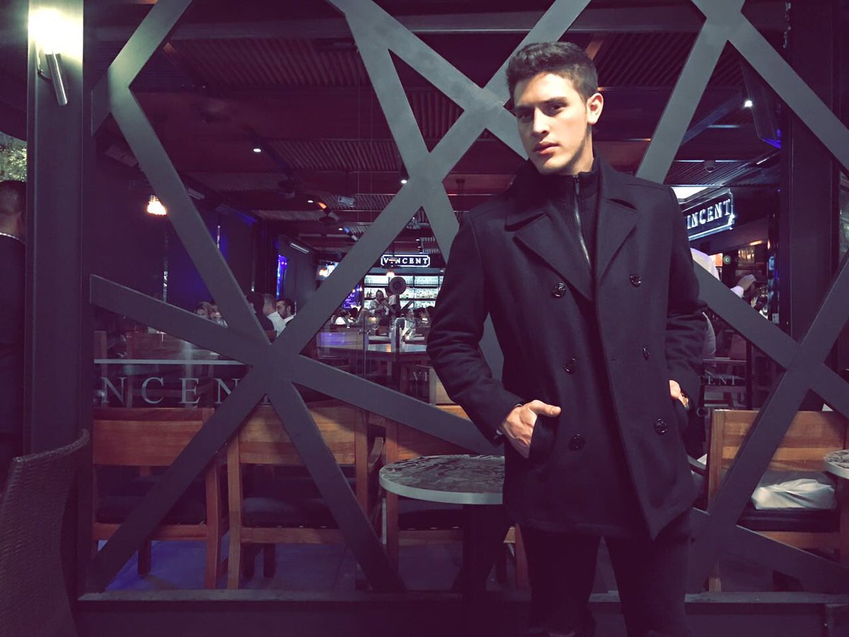 JPcarrascoof's tweet photo. Listo para celebrar! Y qué mejor que con la nueva colección de #kennethcolemx #kennethcole como parte de mi outfit 😎👌🏼👏🏼🎶CC: @qraulrojas https://t.co/CFP47BR7dR