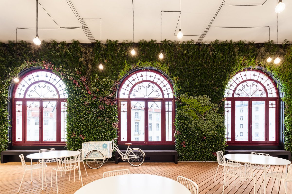 wetherabble's tweet photo. Check out @Uniplaces' #Lisbon HQ, which is complete with a #livingwall and housed in the Rossio Railway Station. Cue #workplaceenvy https://t.co/Ddrq6Rfcgc
