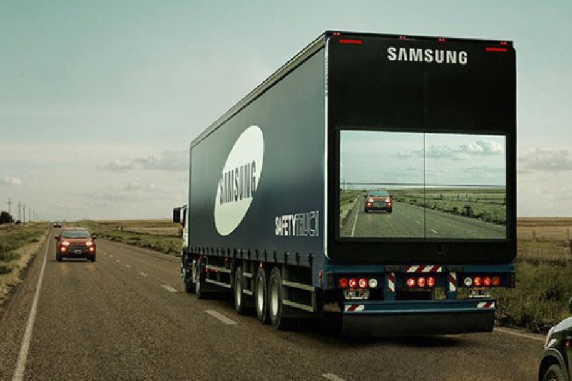hallaboutafrica's tweet photo. Truck TV: Samsung moving ahead with front-mounted TV cameras that project on a rear screen, so motorists can see when it's safe to overtake. https://t.co/8v0vsqP6qV