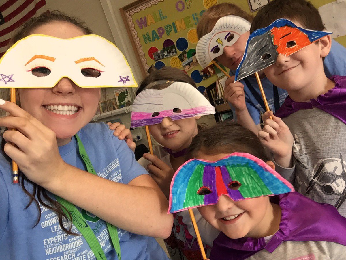 haileyherbst's tweet photo. Be a #superhero. Our Washington pals learned what it is like helping others, you can too! @CommunitiesONHS #leadership #CharacterDay2016 https://t.co/snLN9TNtYq
