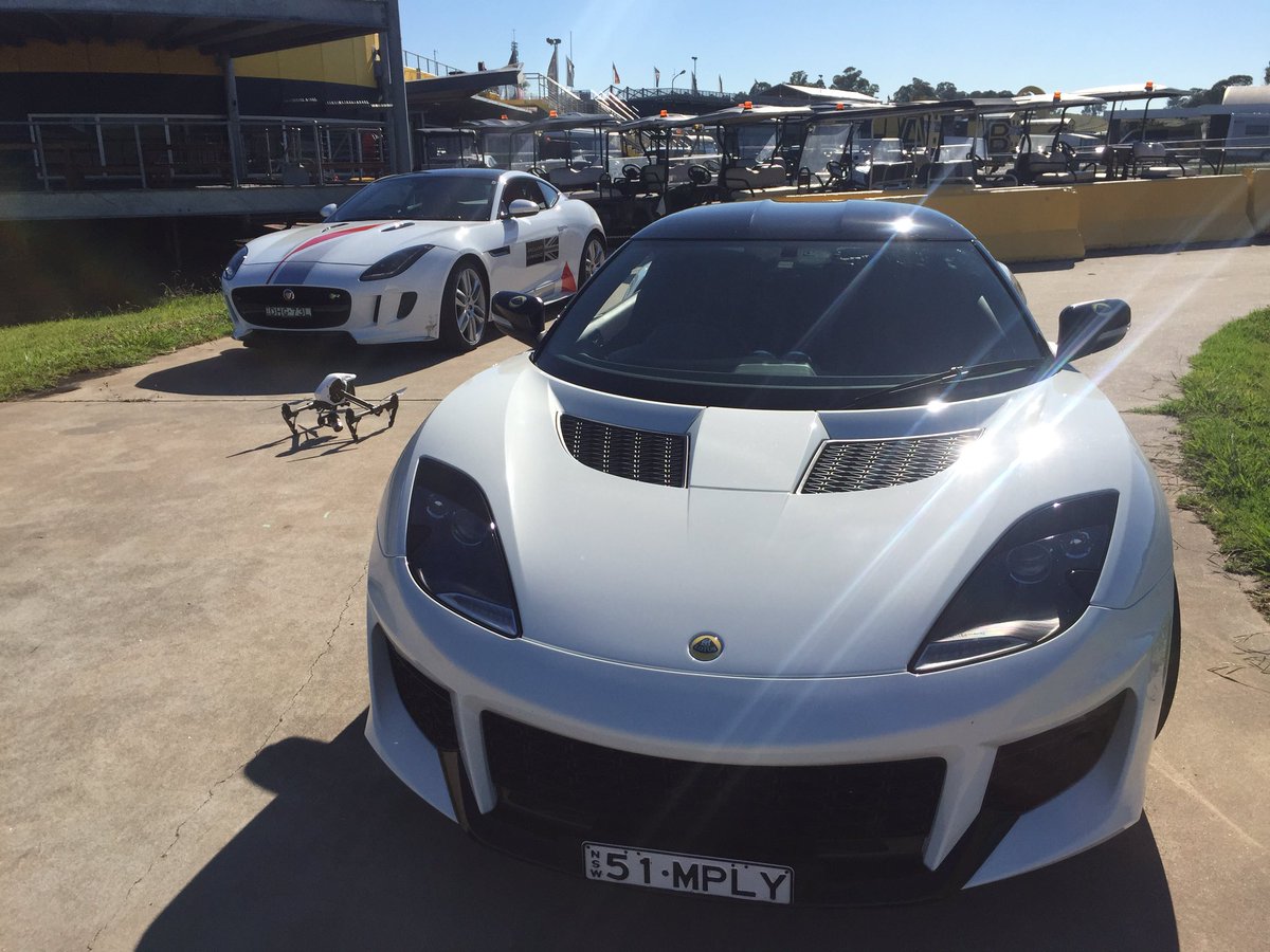 Eagle_Eye19's tweet photo. Big day at the track with Lotus and Jagua https://t.co/d7eQJERYLp