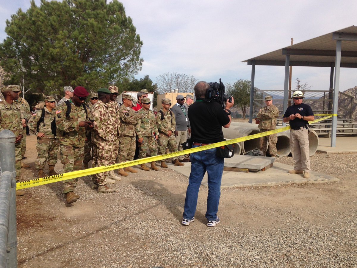 TheCalGuard's tweet photo. #VigilantGuard16 drill in full swing in CA &amp; NV @NVNationalGuard @129RQW @Cal_OES @LACo_FD #Earthquake #KeepingCaliforniaSafe https://t.co/Yalla5Dwae