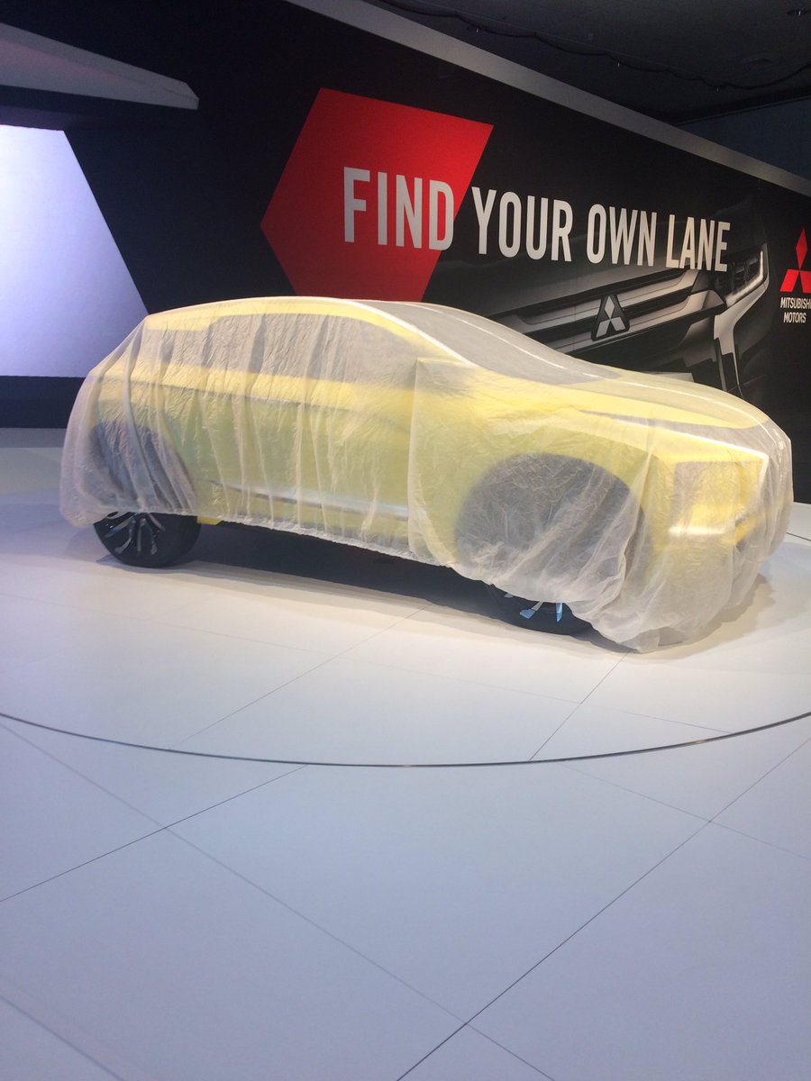 FerGomezBlanco's tweet photo. El @Mitsubishi_ES @MitsubishiPR_Es #eXConcept otro de los protagonistas de #LAautoshow @LAAutomotive #CCubicos #motor #megustanloscoches https://t.co/pPsMTMl3VD