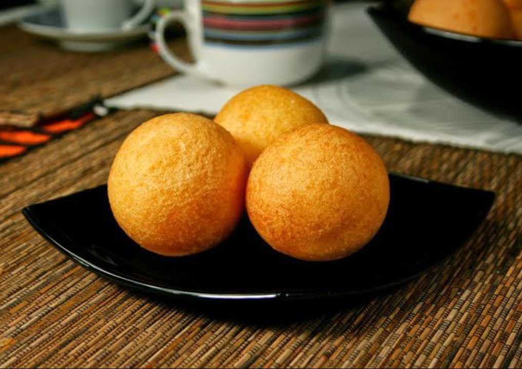 Christmas is almost here, what better way to get ready than this Colombian buñuelos...