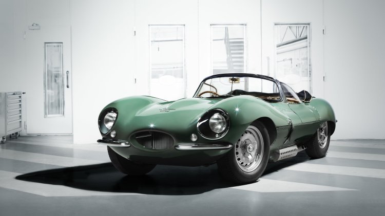 therealautoblog's tweet photo. Brand-new @jaguar XKSS models will be coming soon. Here's how that's possible.
https://t.co/AcMfjAeMn2 https://t.co/cY884O4XDJ