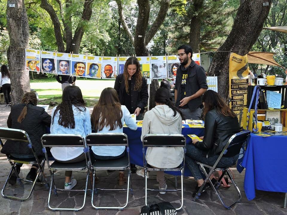 AIMxOcc's tweet photo. 1er. Día del Maratón de Cartas Universitario #EscribePorLosDerechos @ITESO @dhypaz_iteso 
#W4R 
@AIMexico https://t.co/EFhcUgygtF