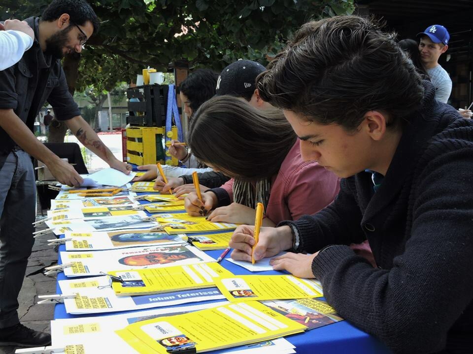 AIMxOcc's tweet photo. 1er. Día del Maratón de Cartas Universitario #EscribePorLosDerechos @ITESO @dhypaz_iteso 
#W4R 
@AIMexico https://t.co/EFhcUgygtF