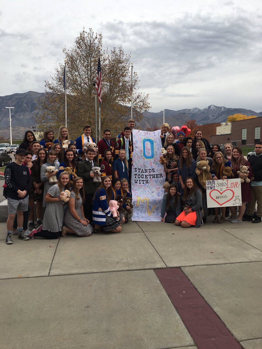 mvhsbruins's tweet photo. Thank you OHS for standing with MVHS! We appreciate the support 💙💛💙 #RocktheMV 🐾 https://t.co/JMghKIpZoI