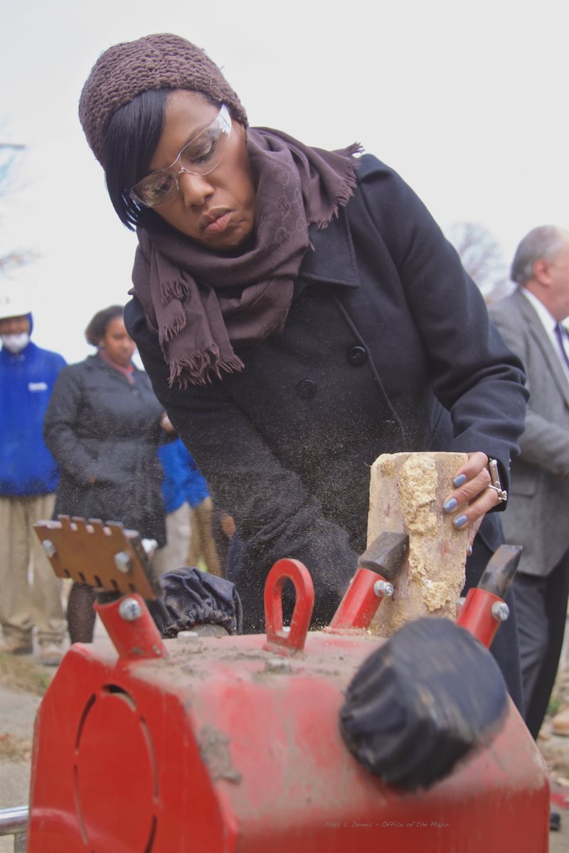 MayorSRB's tweet photo. Today we celebrate the removal of blight on the 4600 block of Park Heights Avenue &amp; announced proposed development of 2600 blk of Rosewood. https://t.co/MX0D89Xrdn